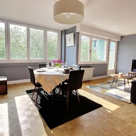 Casino Royale - Hypercentre - Petit Balcon Apartman *